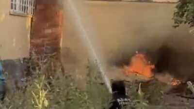 Çorum’un Alaca ilçesinde bir evin ardiye bölümünde meydana gelen yangın,