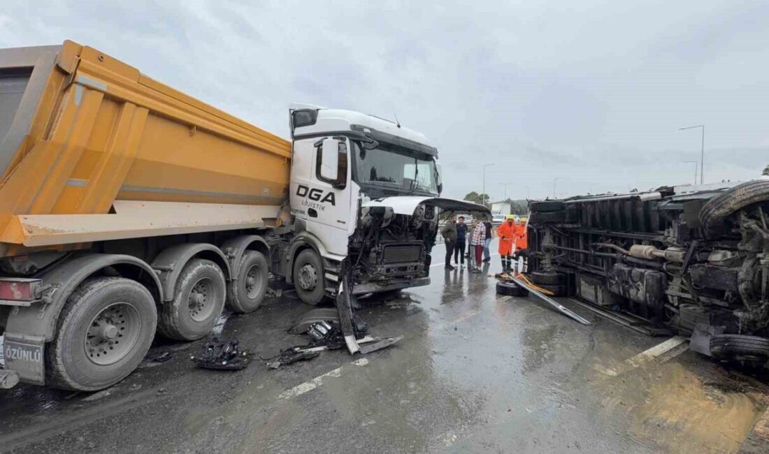İstanbul Arnavutköy ilçesinde yağışlı bir hava koşulunda meydana gelen trafik