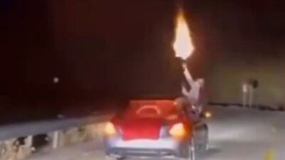 Isparta’da, Büyükhacılar köyünde gerçekleştirilen asker eğlencesi konvoyunda bir araç camından