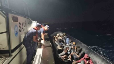 Didim ilçesinde Sahil Güvenlik ekipleri tarafından 2’si çocuk 22 düzensiz