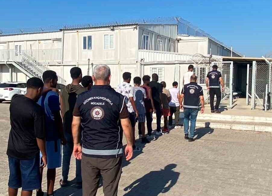 Aydın’ın Efeler ilçesinde düzenlenen bir operasyonda, yabancı uyruklu bir şüpheli