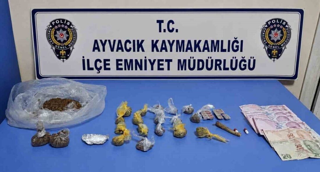 Çanakkale’nin Ayvacık ilçesinde polis ekipleri tarafından gerçekleştirilen uyuşturucu operasyonunda bir