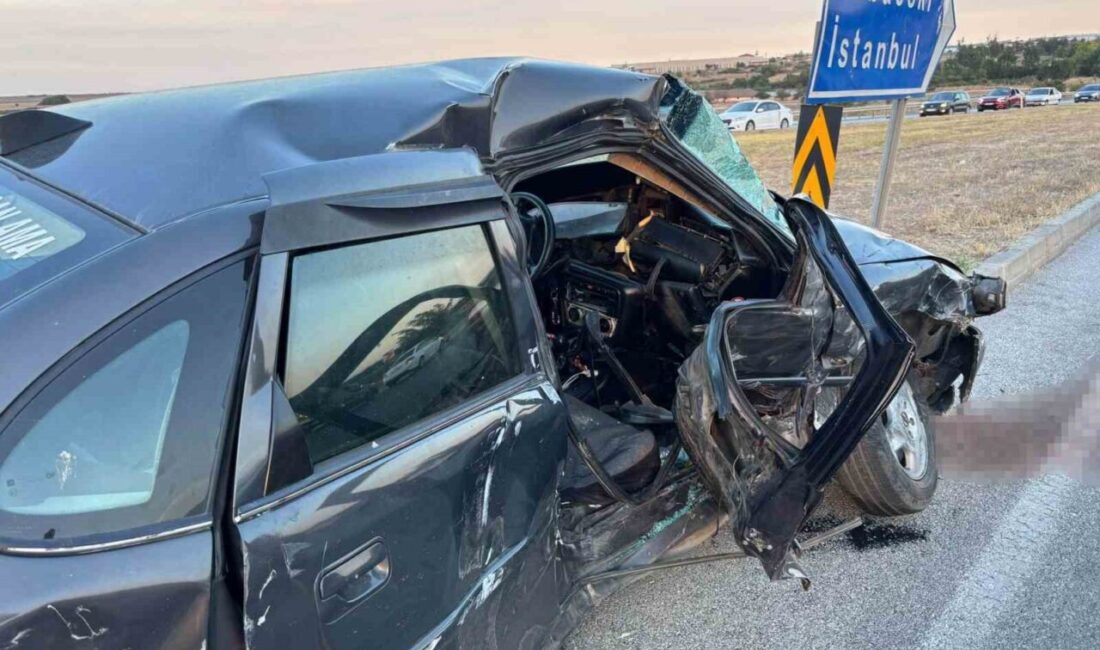 Babaeski ilçesinde meydana gelen bir trafik kazasında, minibüs ile otomobil