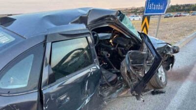 Babaeski ilçesinde meydana gelen bir trafik kazasında, minibüs ile otomobil