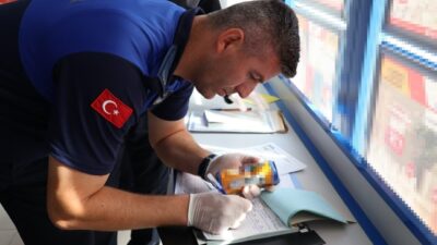 Babaeski Belediyesi Zabıta Müdürlüğü ekipleri, Kırklareli’nin Babaeski ilçesinde bulunan marketlerde