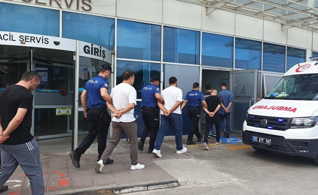 Samsun’un Bafra ilçesinde yürütülen “Sokaklar Güvende” operasyonunda, trafik ekiplerinin uygulama