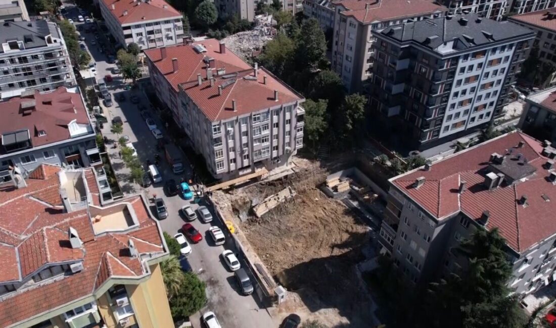 Bahçelievler, İstanbul’da kentsel dönüşüm çalışmaları kapsamında gerçekleştirilen temel kazma işlemleri
