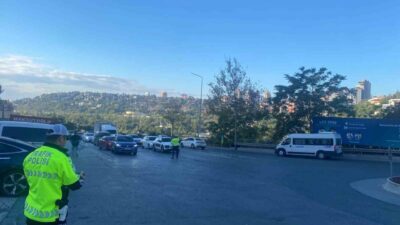 Bahçeşehir’de trafik sıkışıklığı yaşanan bölgelerde dronlarla desteklenen denetim gerçekleştirildi. Havadan