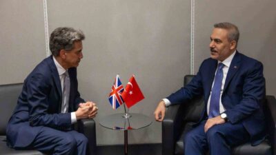 Türkiye’nin Dışişleri Bakanı Hakan Fidan, Birleşik Krallık Dışişleri Bakanı Ed