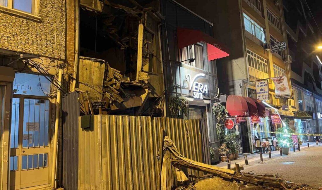 Bakırköy ilçesinde atıl durumda olan bir binanın üst katı, sokak