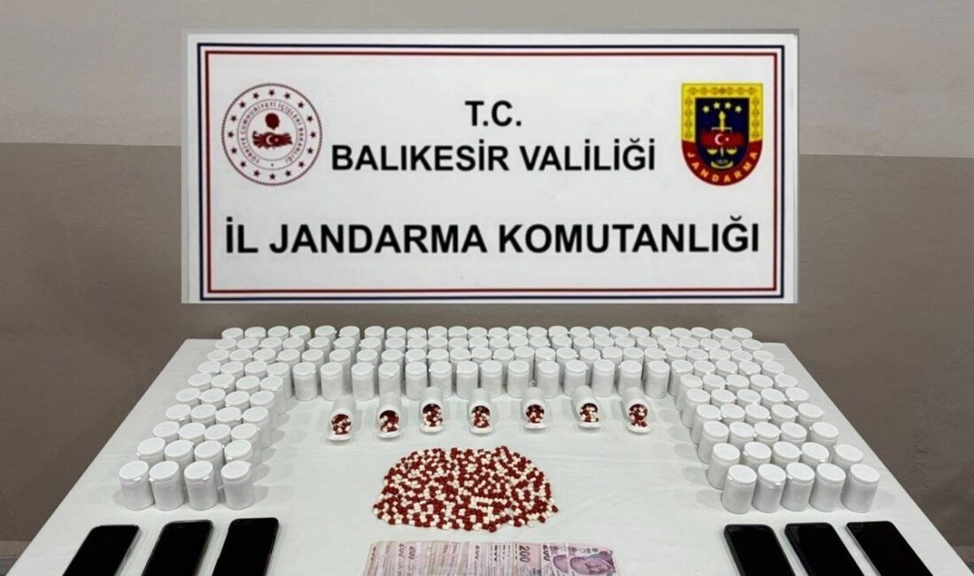 Balıkesir’de Jandarma ekipleri tarafından düzenlenen uyuşturucu operasyonlarında 40 bin 306
