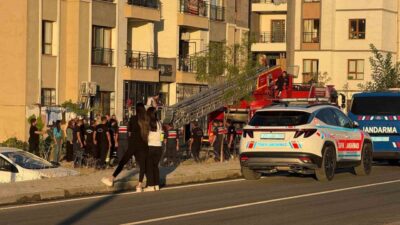 Diyarbakır’ın Bağlar ilçesinde yaşanan olayda, bir kadın balkondan atlamaya kalkışırken