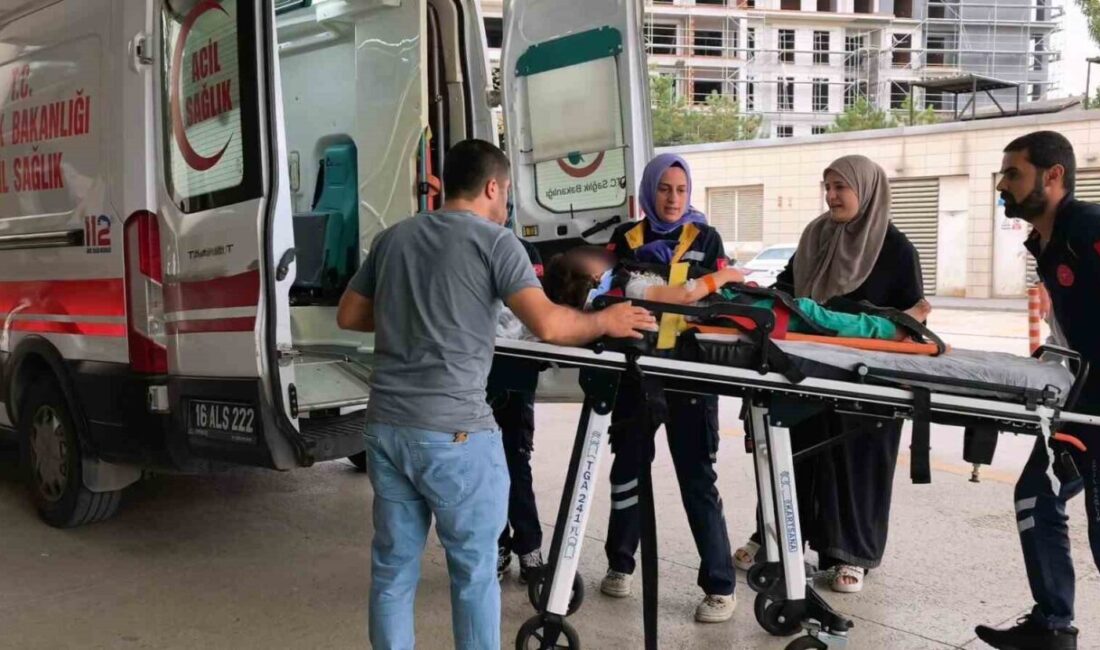 Bursa’nın İnegöl ilçesinde, 4 yaşındaki bir çocuk, 2. kattaki balkondan