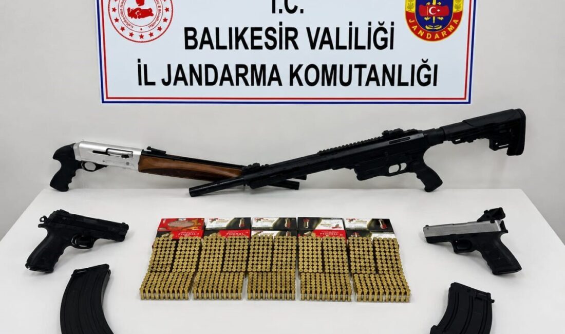 Balıkesir’de Bandırma ve Ayvalık ilçelerinde silah ve mühimmat ticaretine yönelik