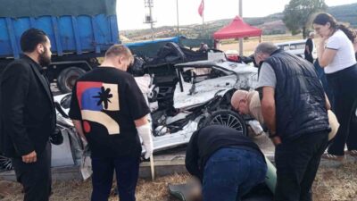 Bandırma ilçesinde meydana gelen trafik kazasında, kontrolden çıkan bir otomobilin