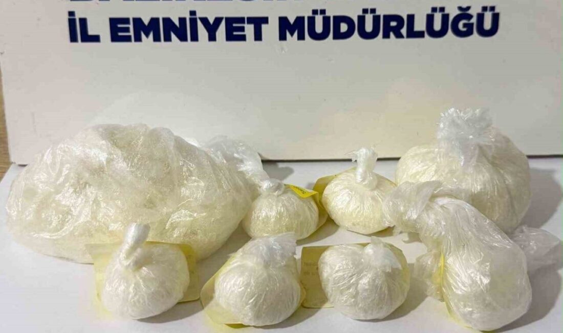 Bandırma ilçesinde polis ekiplerinin dur ihtarına uymayarak kaçmaya çalışan bir