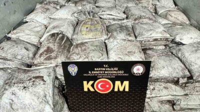 Bartın’da gerçekleştirilen bir operasyonda, 8 ton titanyum olduğu değerlendirilen ve