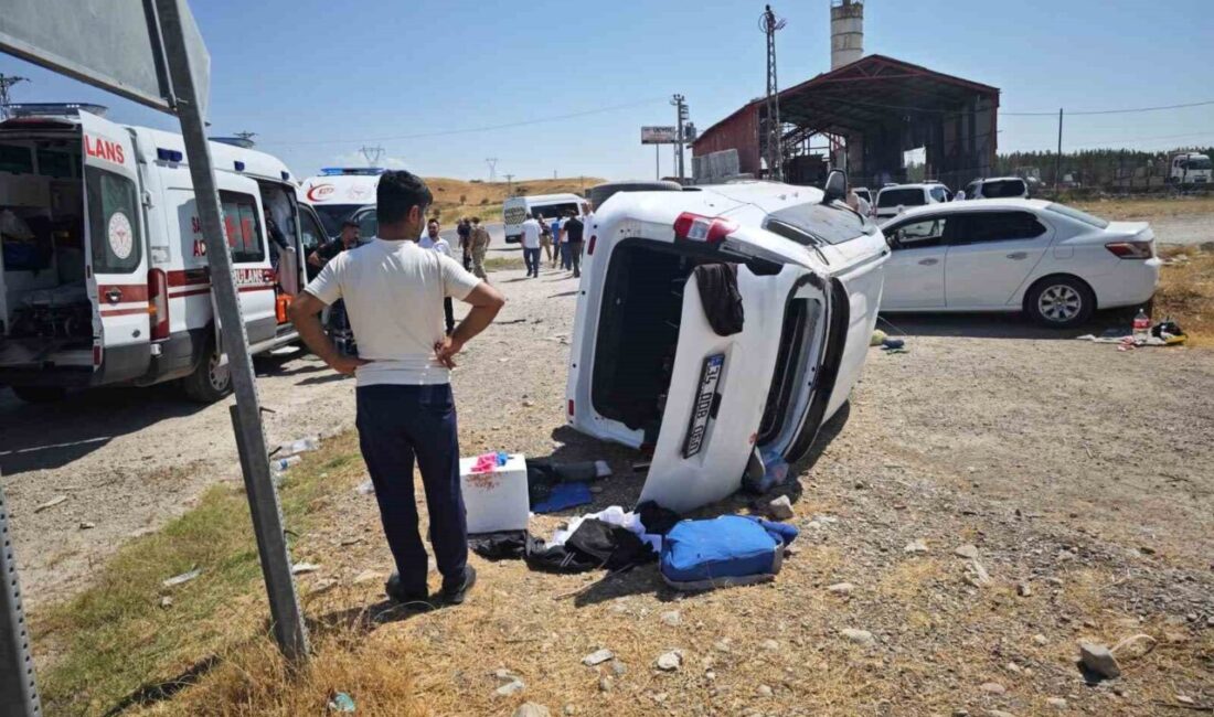 Batman’da Malabadi Kavşağı’nda meydana gelen trafik kazasında 2 aracın çarpışması