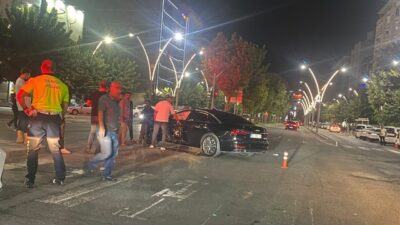 Batman kent merkezinde meydana gelen trafik kazasında, Turgut Özal Caddesi