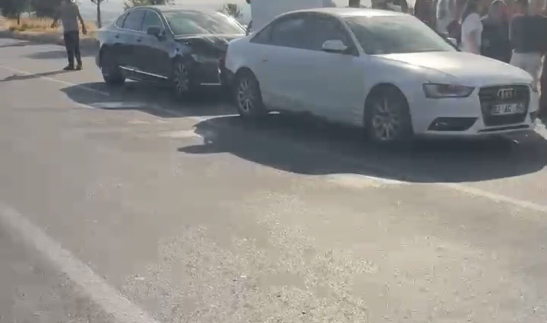 Batman’ın Kozluk ilçesinde iki aracın çarpışması sonucu meydana gelen trafik