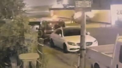 Batman’da, Belde Mahallesi’nde gerçekleşen olayda, park halindeki bir otomobile yanıcı