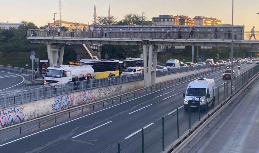 Beyoğlu Okmeydanı E-5 karayolu üzerinde meydana gelen bir tanker arızası