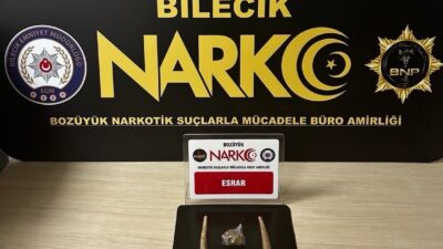 Bilecik’te polis ekipleri, şüpheli bir şahsın üzerinde uyuşturucu madde bulunduğunu