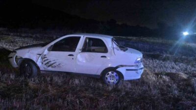 Bozüyük ilçesinde, ehliyetsiz bir sürücünün direksiyon hakimiyetini kaybetmesi sonucu otomobilin