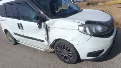 Bilecik’te bir hafif ticari araç ile motosikletin çarpışması sonucu meydana