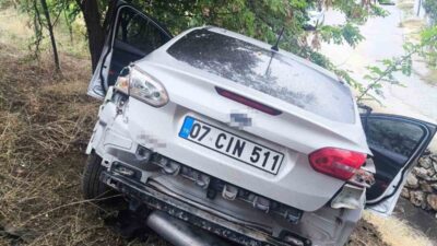 Bilecik’te meydana gelen trafik kazasında 4 kişi yaralandı. Araç, Bilecik-Eskişehir