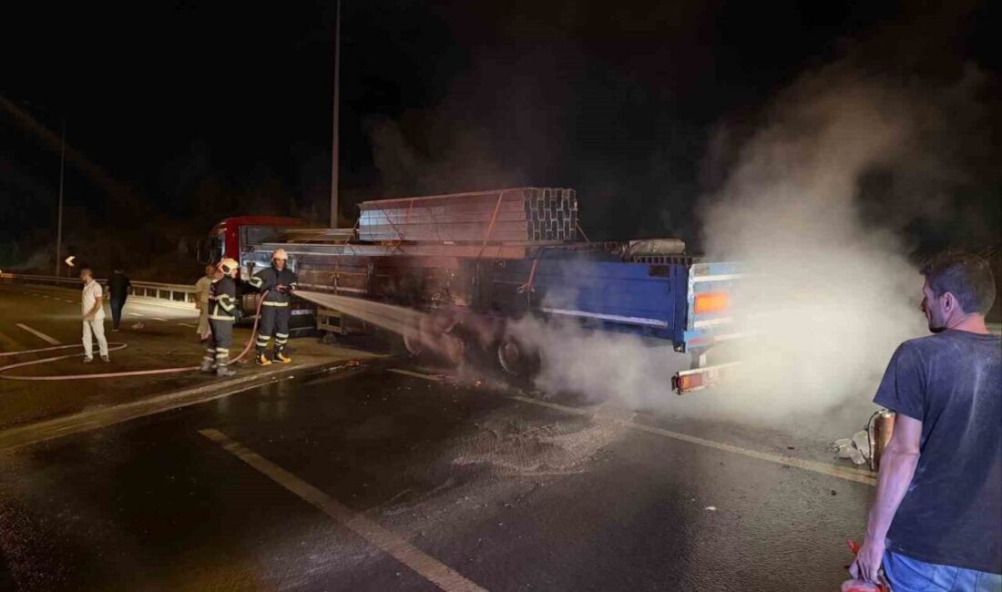 Bilecik’te bir tır seyir halindeyken lastiği alev aldı, hızlı müdahale