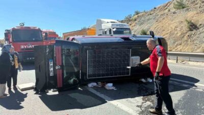 Bilecik’te yaşanan trafik kazasında ticari bir aracın devrilmesi sonucu üç