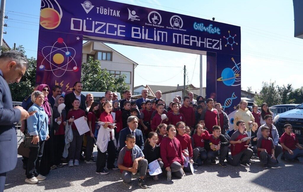 Düzce’de gerçekleşen ve 2 bin 500 öğrenci ile 4 bin