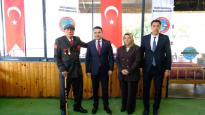 Birecik ilçesinde 19 Eylül Gaziler Günü nedeniyle çelenk sunma töreni