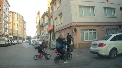 Eskişehir’de, bir bisikletlinin aniden caddeden sokağa dönüş yapmasıyla karşı yönden