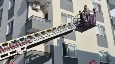 Dumlupınar Mahallesi’nde bulunan 5 katlı apartmanın 4. katında, bir kadın