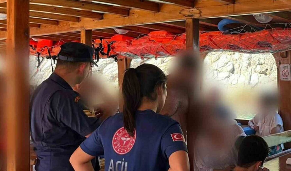 Muğla’nın Bodrum ilçesi açıklarında seyir halindeki bir gezi teknesinde rahatsızlanan