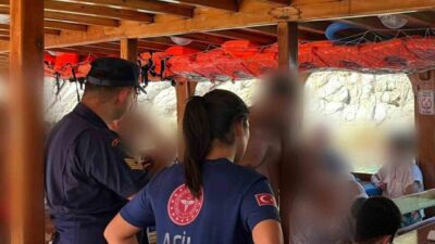 Muğla’nın Bodrum ilçesi açıklarında seyir halindeki bir gezi teknesinde rahatsızlanan