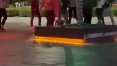 Bolu ilinde Valilik Meydanı’nda iki grup arasında sözlü olarak başlayan