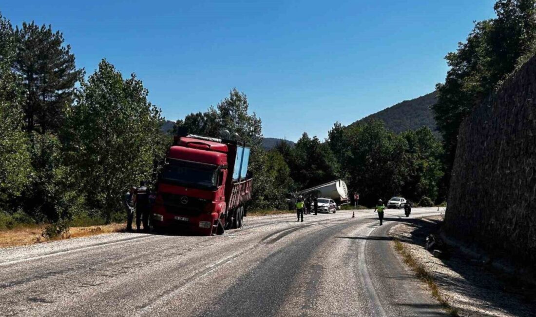 Bolu’nun Mudurnu ilçesinde meydana gelen trafik kazasında 1 kişi yaralandı.