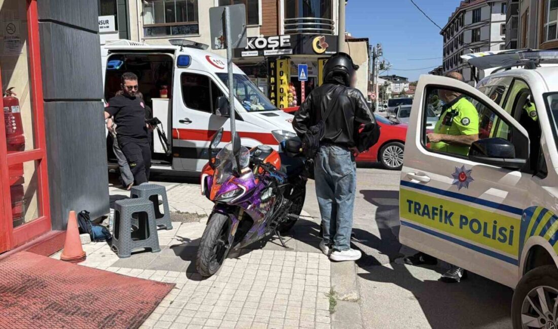 Bolu’da meydana gelen bir trafik kazasında, motosiklet ile otomobil çarpıştı