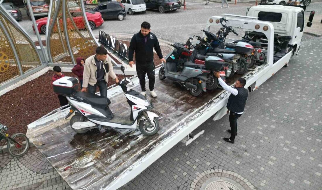 Bolvadin ilçesinde polis ekipleri tarafından yürütülen trafik denetimleri, “Önce Güvenlik”