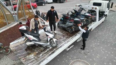 Bolvadin ilçesinde polis ekipleri tarafından yürütülen trafik denetimleri, “Önce Güvenlik”