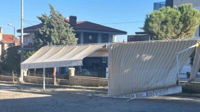 Denizli’nin Buldan ilçesinde belediye tarafından açılan kitap kafenin önünde uzun