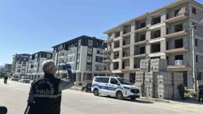 Burdur ilinde bir inşaatta çalışırken rahatsızlanan ve hastaneye kaldırılan bir