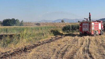 Burdur’da kuru otların alev alması sonucu çıkan yangın, ekiplerin hızlı