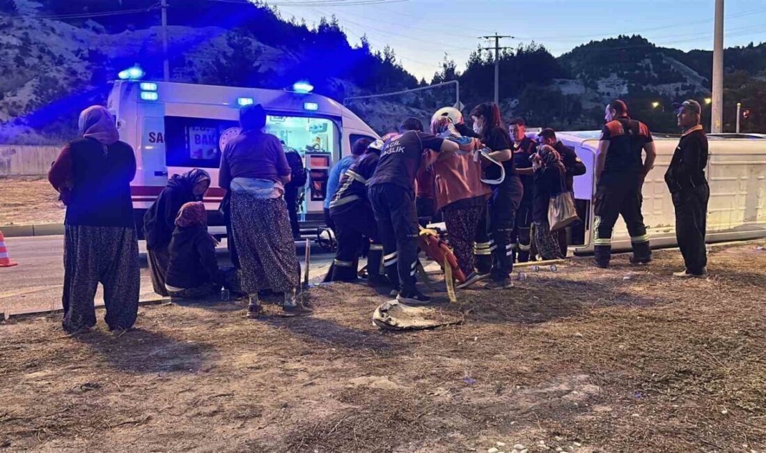 Burdur’da hafif ticari araç ile tarım işçilerini taşıyan minibüsün çarpışması