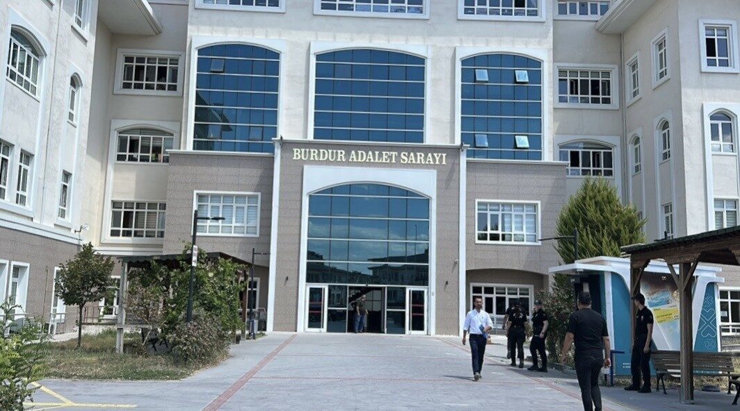 Burdur ilinde gerçekleştirilen operasyonda yasa dışı bahis ve sanal kumar