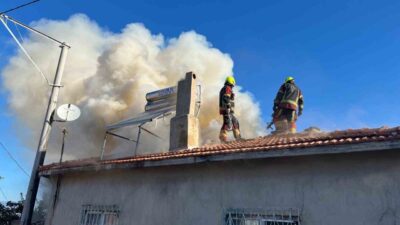 Hisarköy Mahallesi’nde bulunan bir evde çıkan yangın, itfaiye ekipleri tarafından