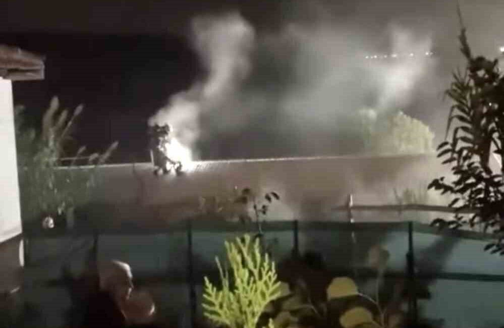 Bursa’nın Karacabey ilçesinde bir yangın çıktı ve itfaiye ekipleri tarafından